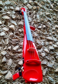 Электроакустическая скрипка.Модель-август 2015. Оснащена активной пьезо-системой artec AB-2 